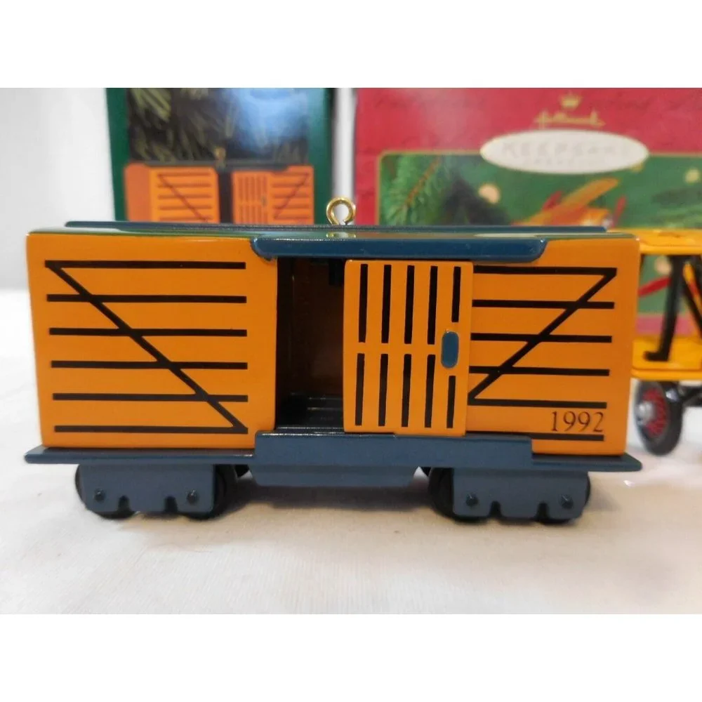 Hallmark Keepsake Ornament 1930 Custom Biplane Kiddie‎ Car Classics 2001 + Stock